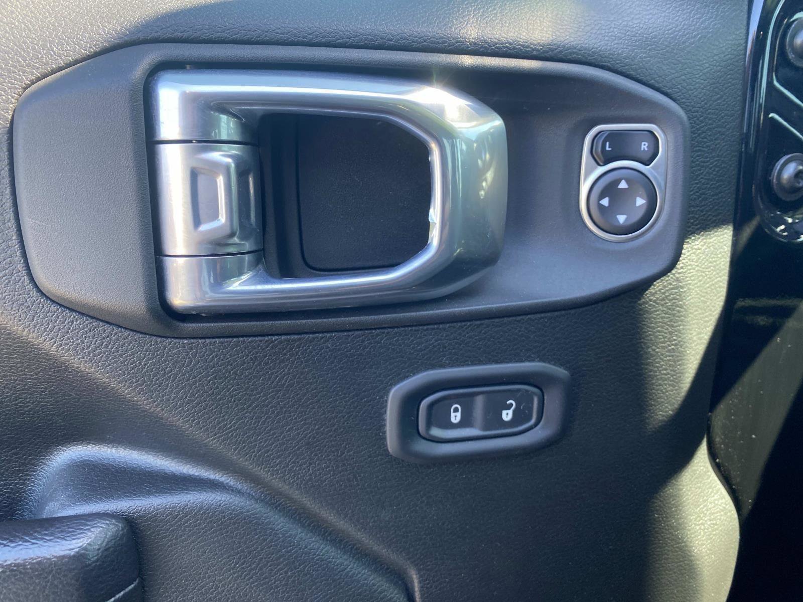 Certified 2022 Jeep Gladiator Sport image 20