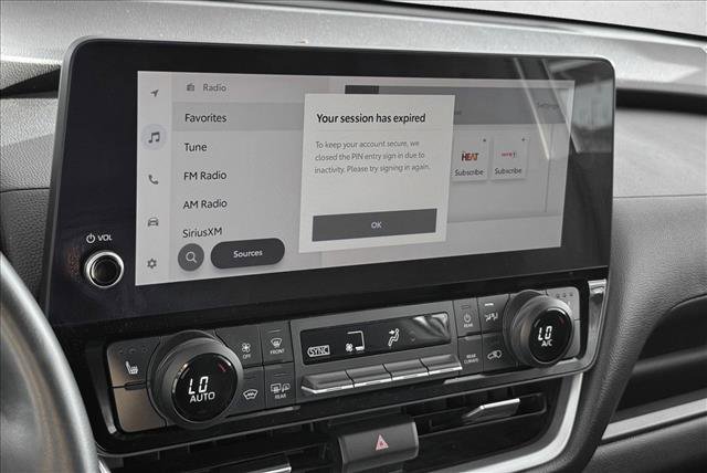 Certified 2025 Toyota Grand Highlander AWD image 12