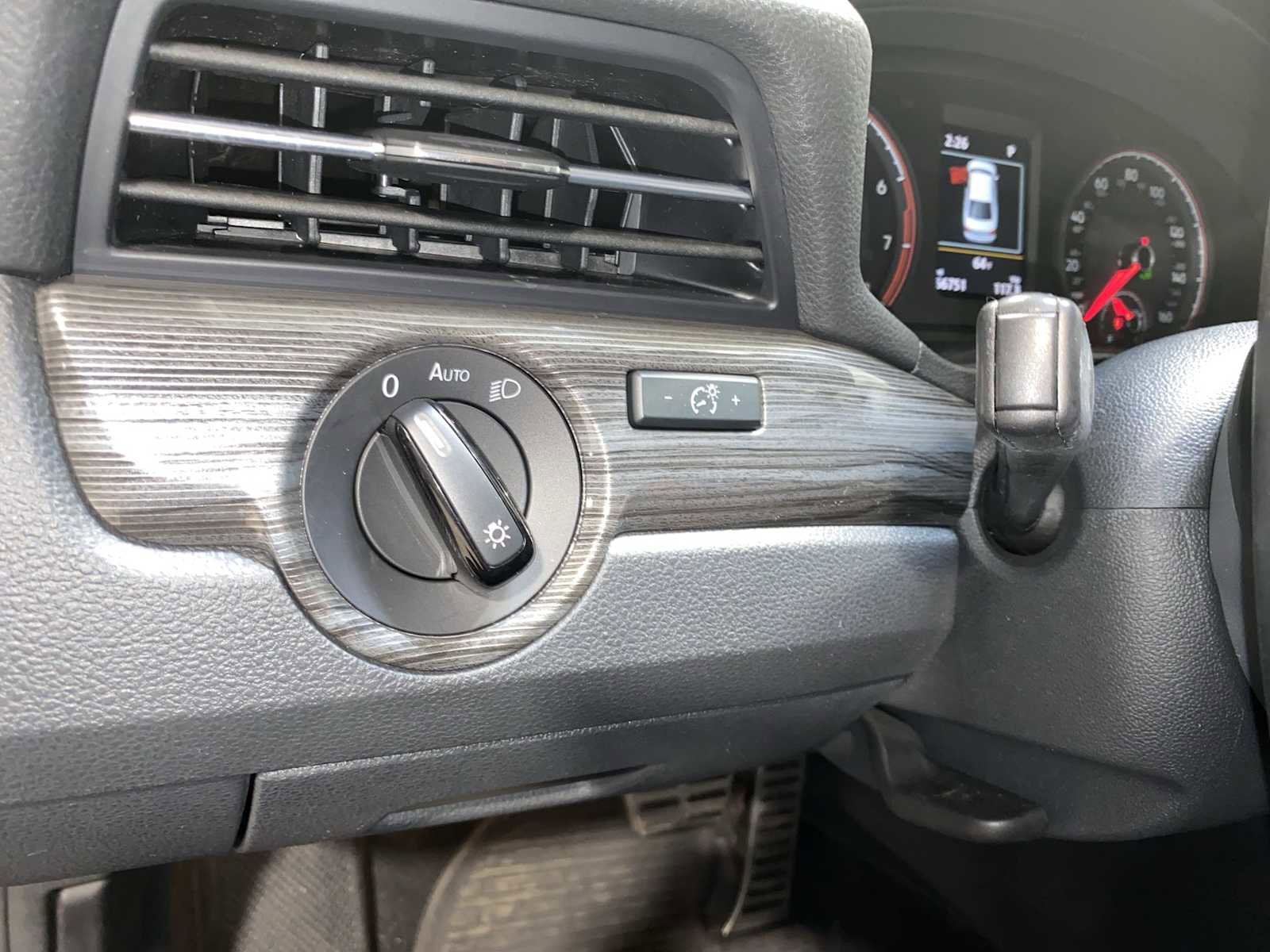 Used 2020 Volkswagen Passat 2.0T R-Line image 24