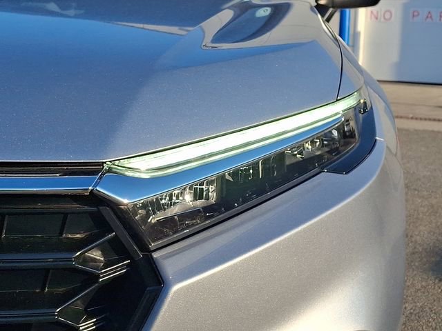 Used 2025 Honda CR-V LX image 9