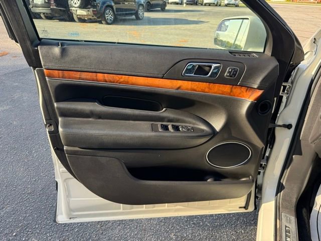 Used 2013 Lincoln MKT FWD image 17