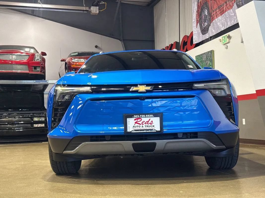 Used 2024 Chevrolet Blazer EV LT AWD/4WD image 31