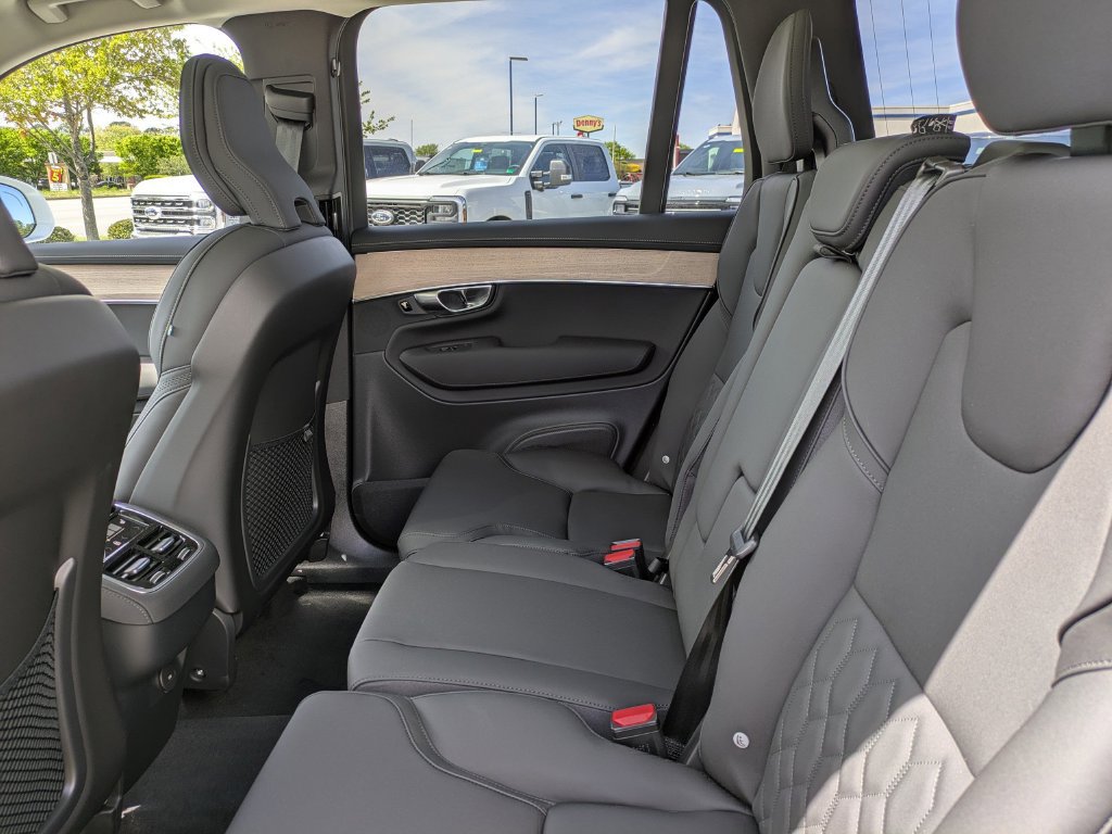 New 2026 Volvo XC90 B5 Core AWD/4WD image 14