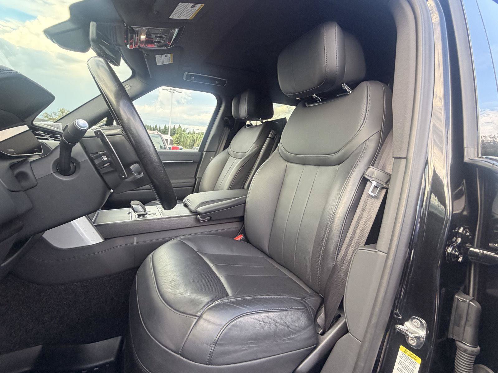Used 2024 Land Rover Range Rover Long Wheelbase Autobiography AWD/4WD image 19