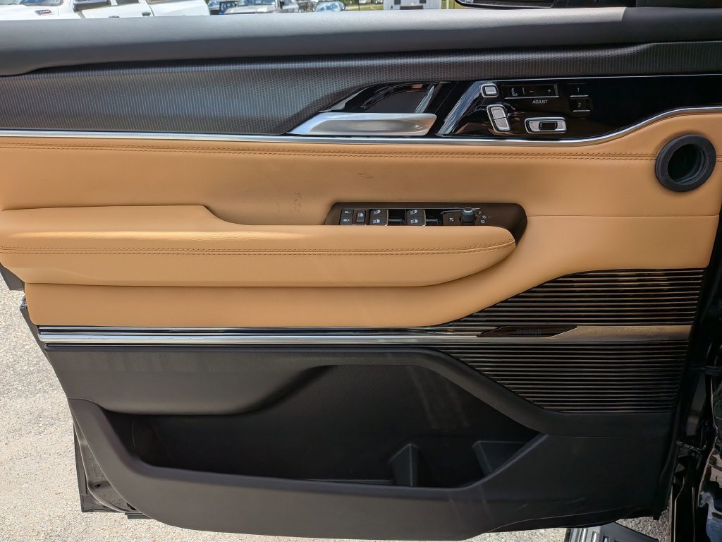 New 2026 Jeep Grand Wagoneer Summit AWD/4WD image 33