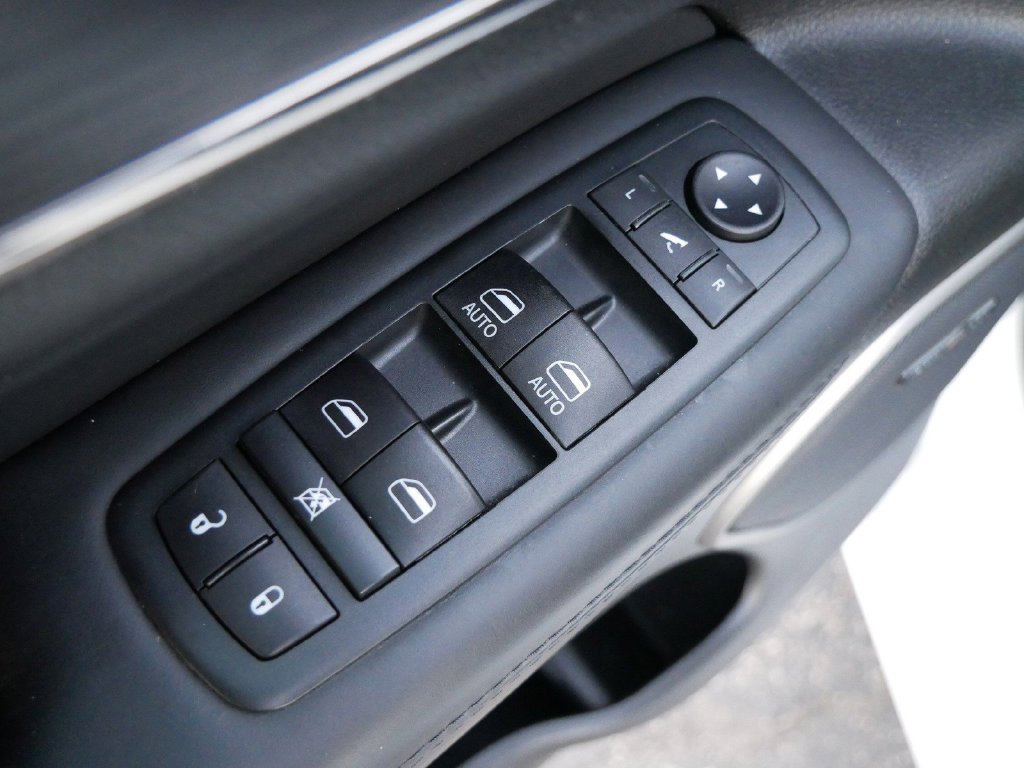 Used 2020 Jeep Grand Cherokee High Altitude AWD/4WD image 15