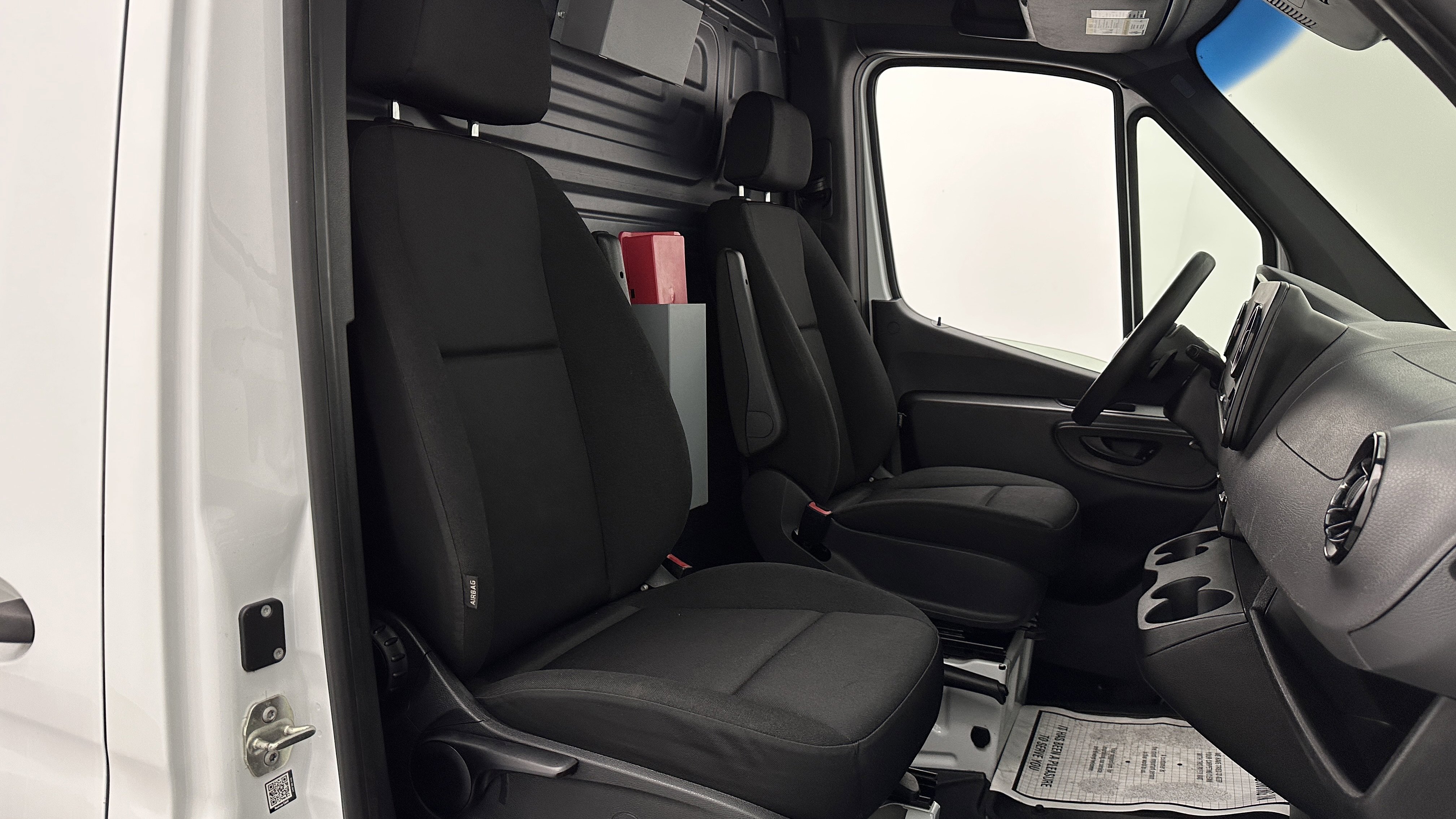 Used 2022 Mercedes-Benz Sprinter 1500 image 30