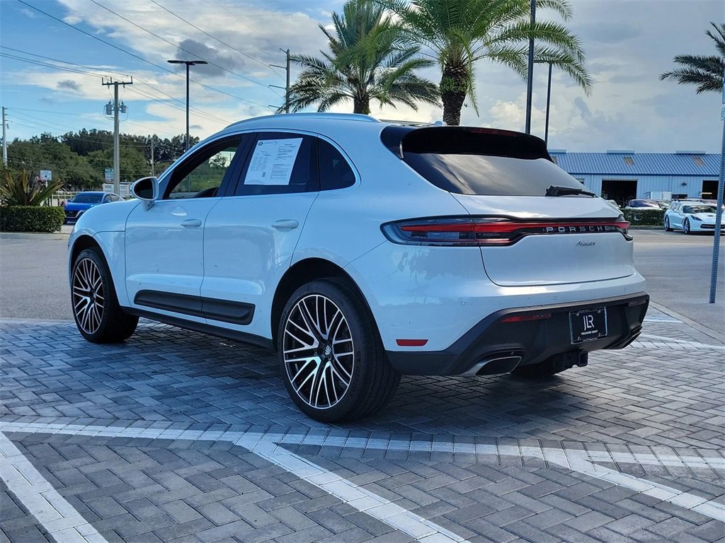 Used 2024 Porsche Macan image 3