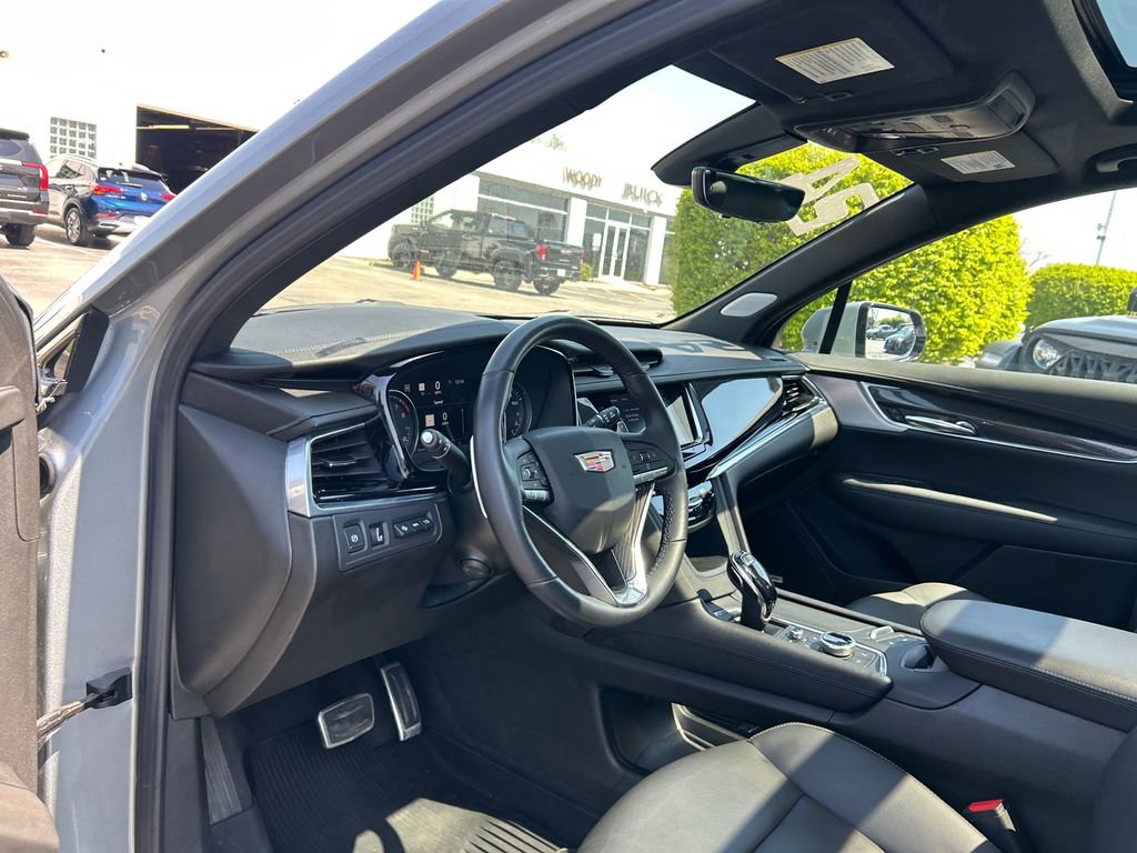 Used 2024 Cadillac XT6 Sport w/ Technology Package AWD/4WD image 19