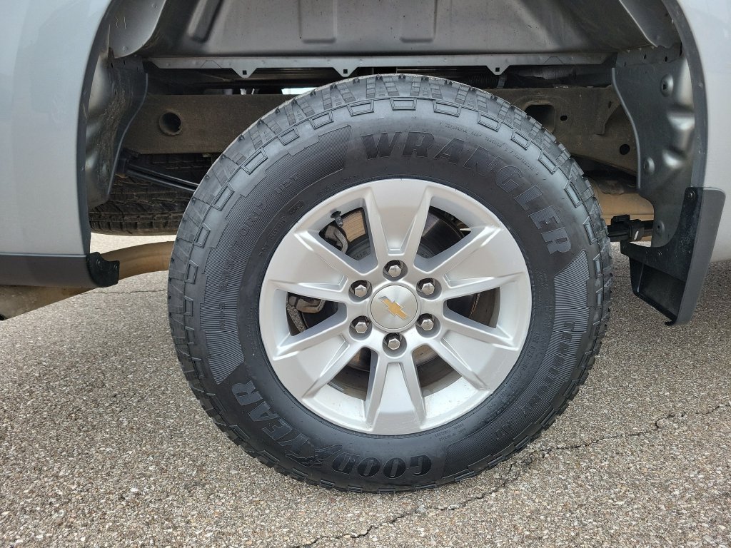 Used 2025 Chevrolet Silverado 1500 LT AWD/4WD image 6