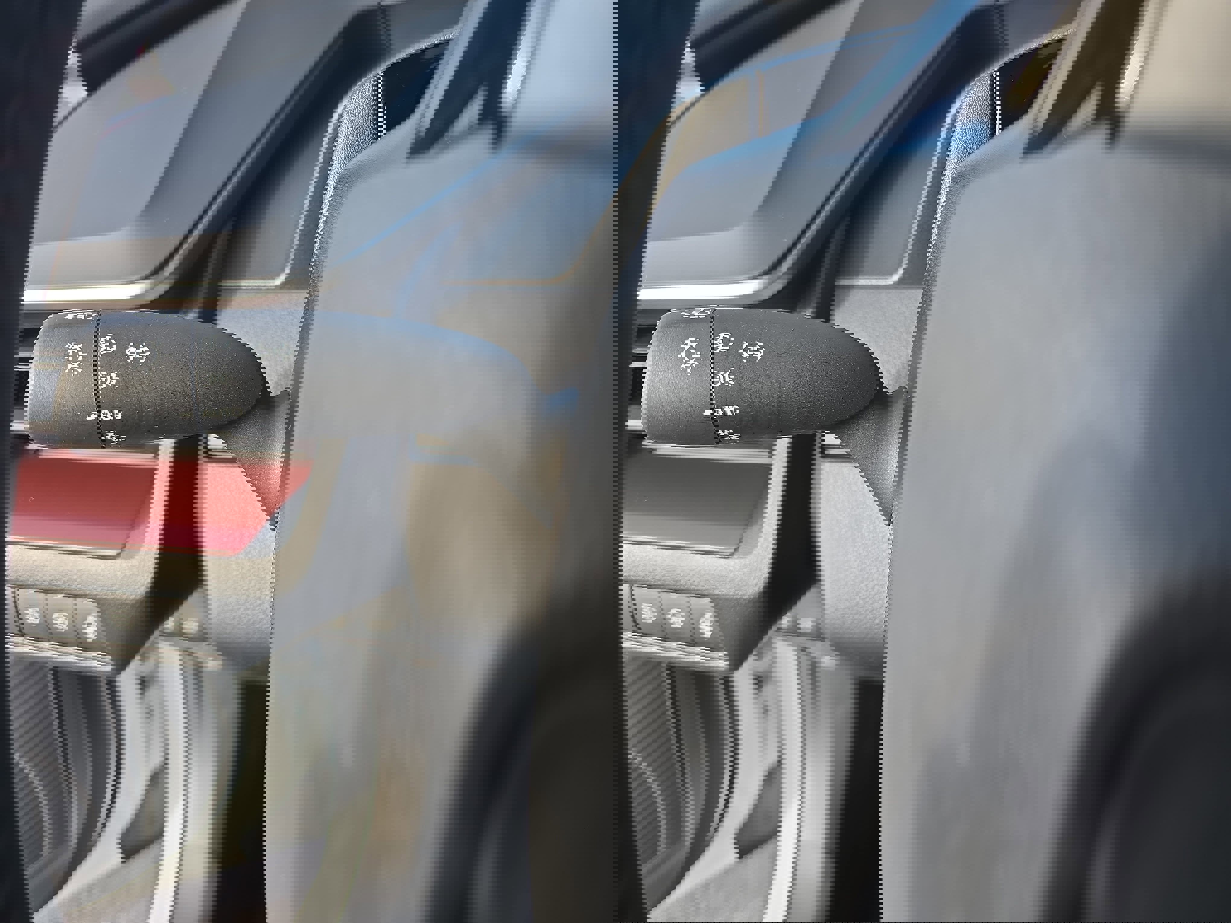 Used 2024 Toyota Prius Prime Premium image 28