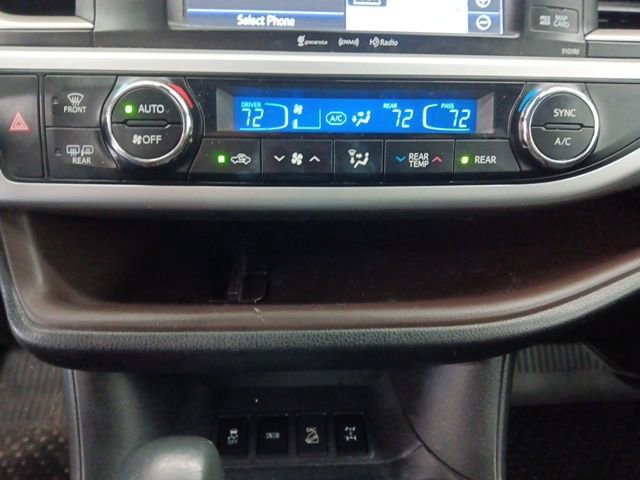 Used 2019 Toyota Highlander XLE image 21