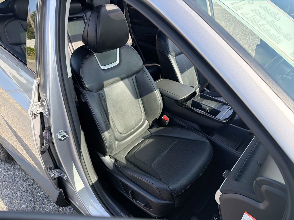 Used 2025 Hyundai Tucson Limited AWD/4WD image 26