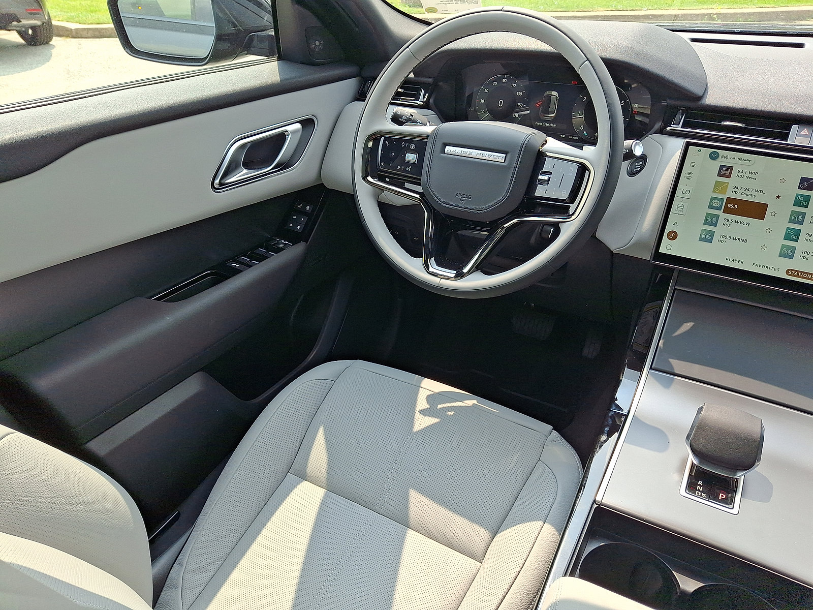 New 2026 Land Rover Range Rover Velar S image 12