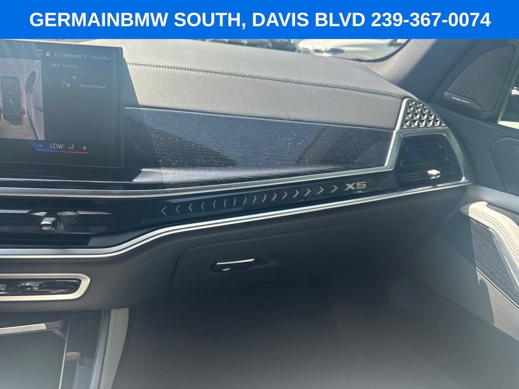 Used 2025 BMW X5 xDrive40i w/ M Sport Package AWD/4WD image 42