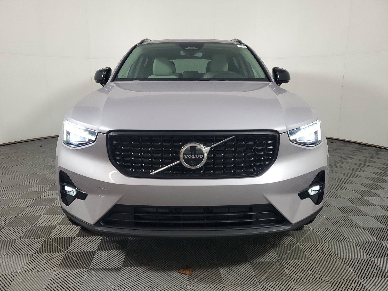 New 2026 Volvo XC40 B5 Plus w/ Protection Package Premier AWD/4WD image 2