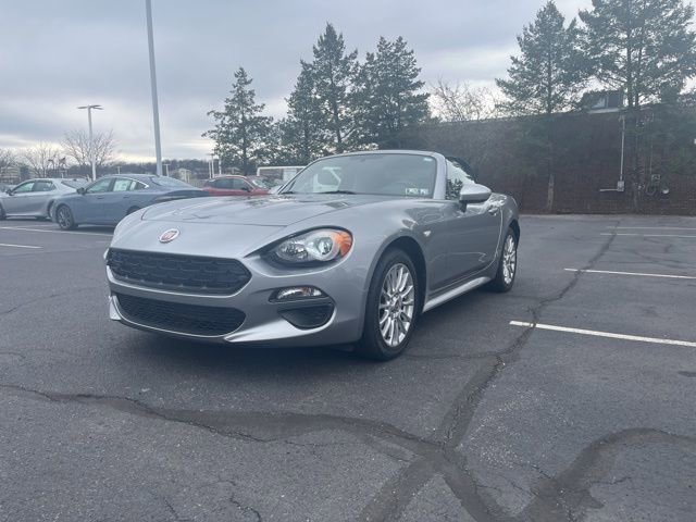 Used 2017 FIAT 124 Spider Classica image 3