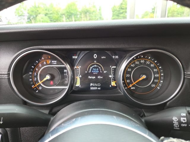 Used 2020 Jeep Wrangler Unlimited Sahara w/ Dual Top Group AWD/4WD image 15