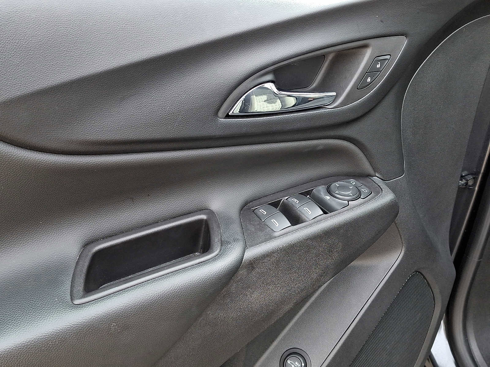 Used 2022 Chevrolet Equinox LT image 12