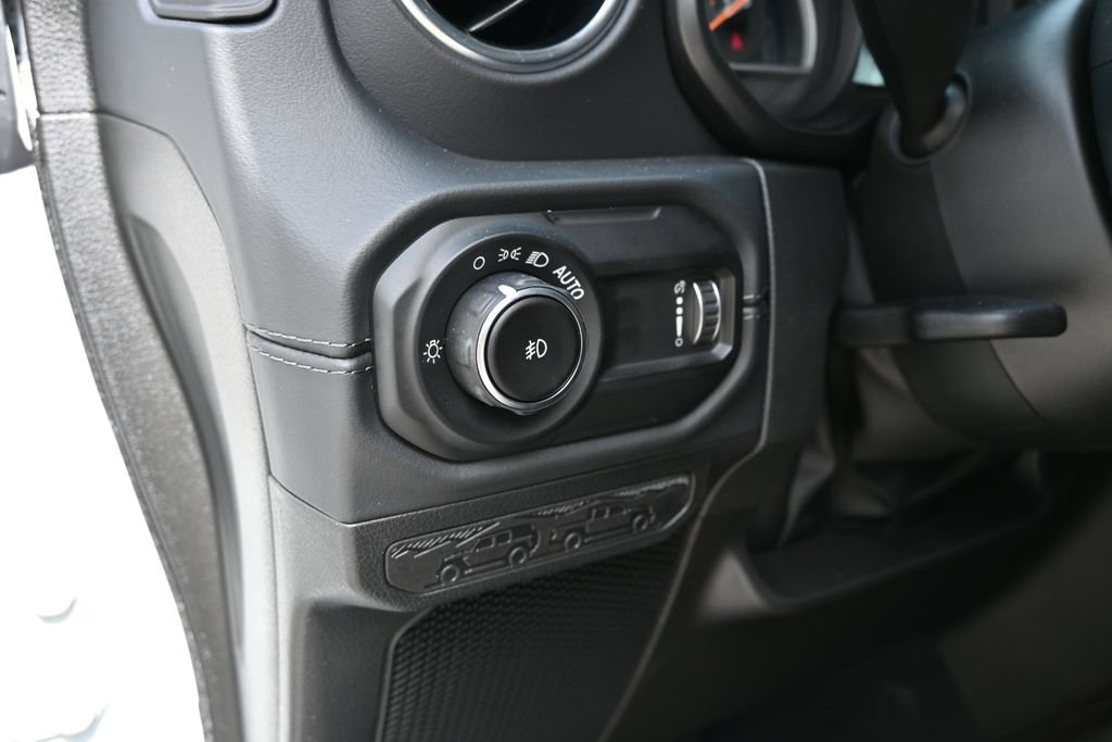 New 2026 Jeep Wrangler Unlimited Sahara AWD/4WD image 13