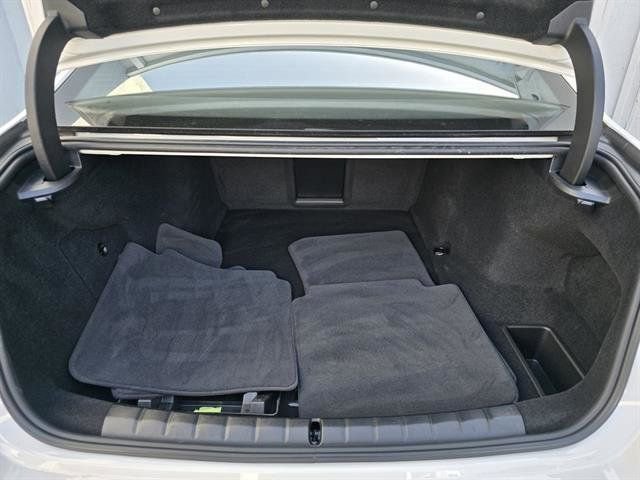 Used 2024 BMW i7 xDrive60 image 12