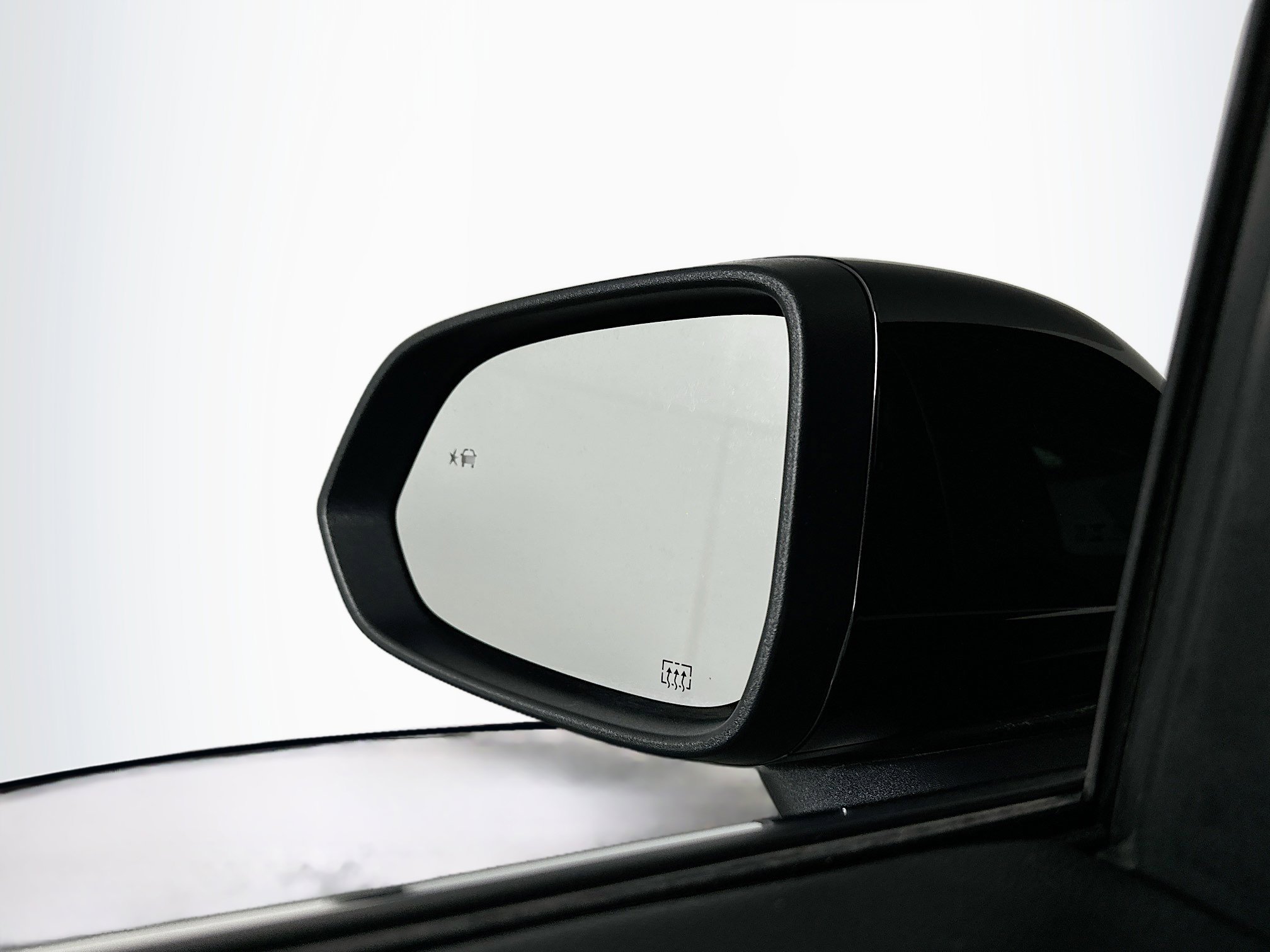 Used 2025 Chevrolet Equinox EV LT image 16