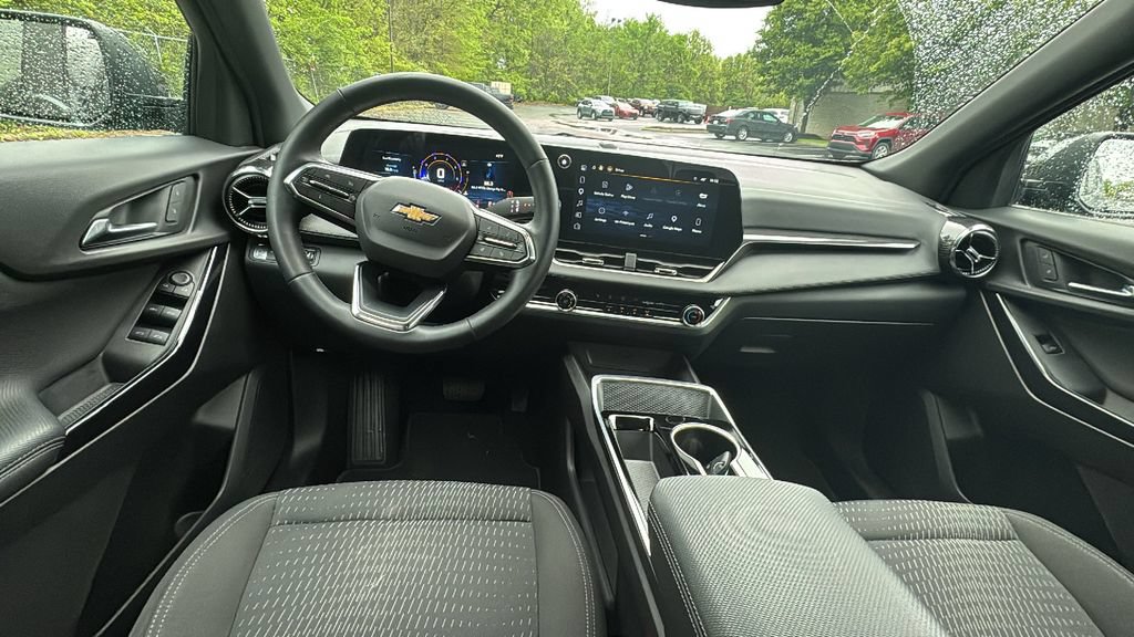 Used 2025 Chevrolet Equinox LT AWD/4WD image 8