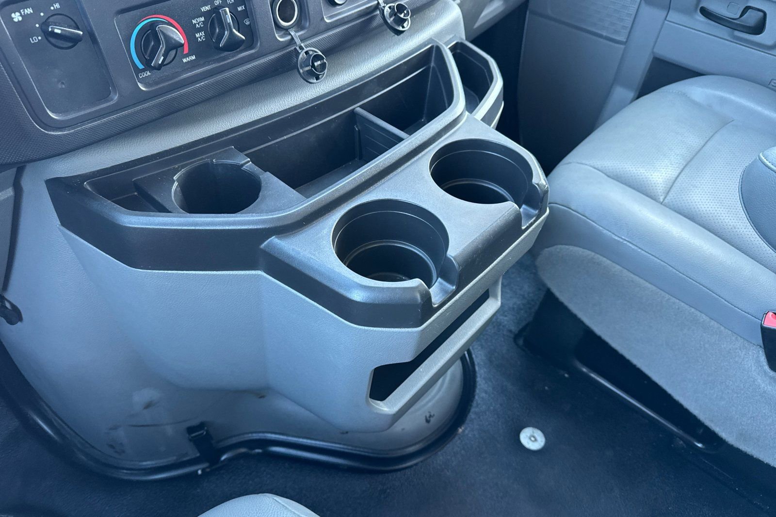 Used 2019 Ford E-450 and Econoline 450 Super Duty w/ Power Windows & Locks Group RWD image 25