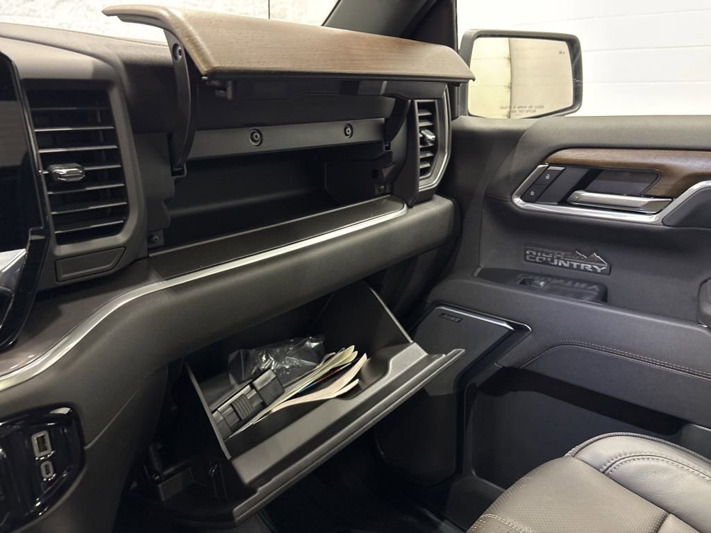 Used 2025 Chevrolet Silverado 1500 High Country w/ High Country Premium Package image 19