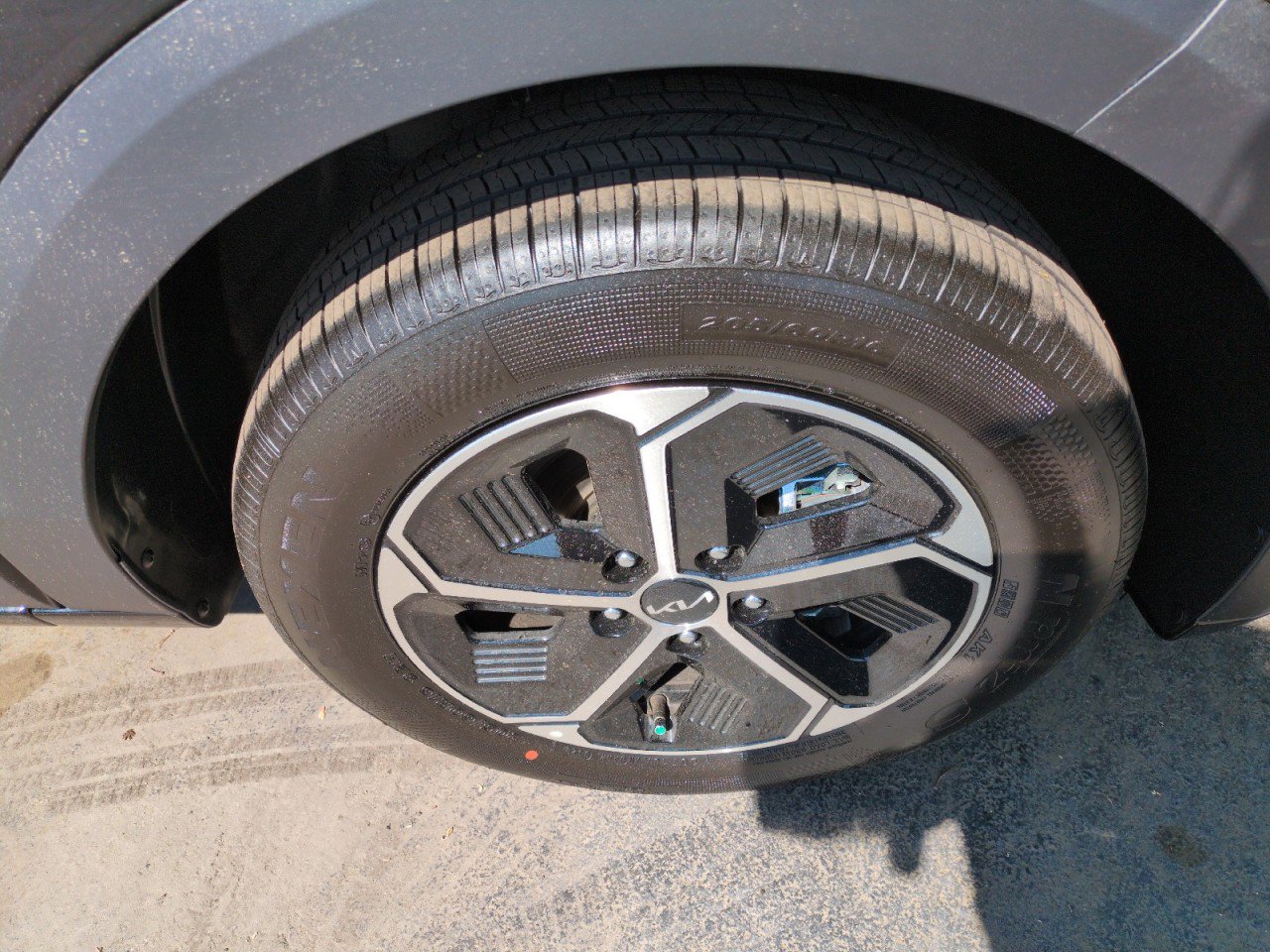 New 2026 Kia Niro EX FWD image 10