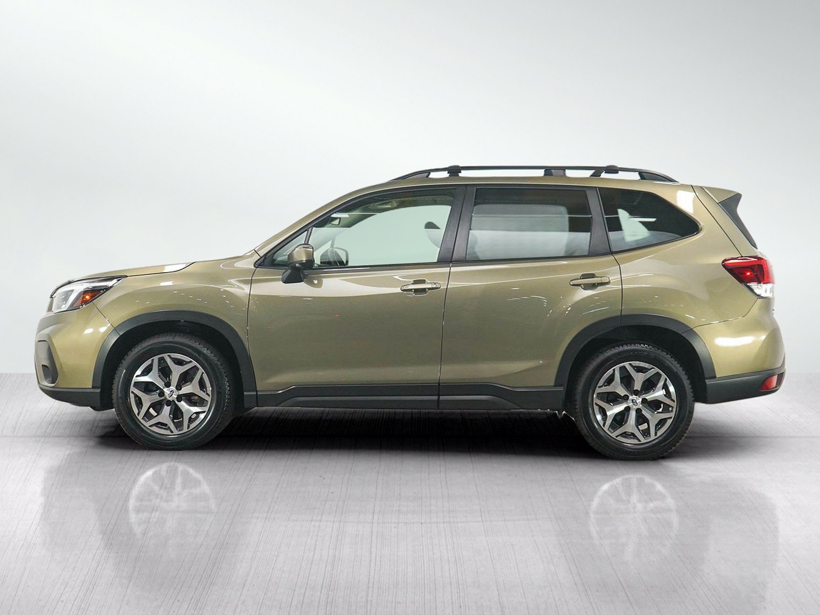 Used 2021 Subaru Forester Premium AWD/4WD image 2