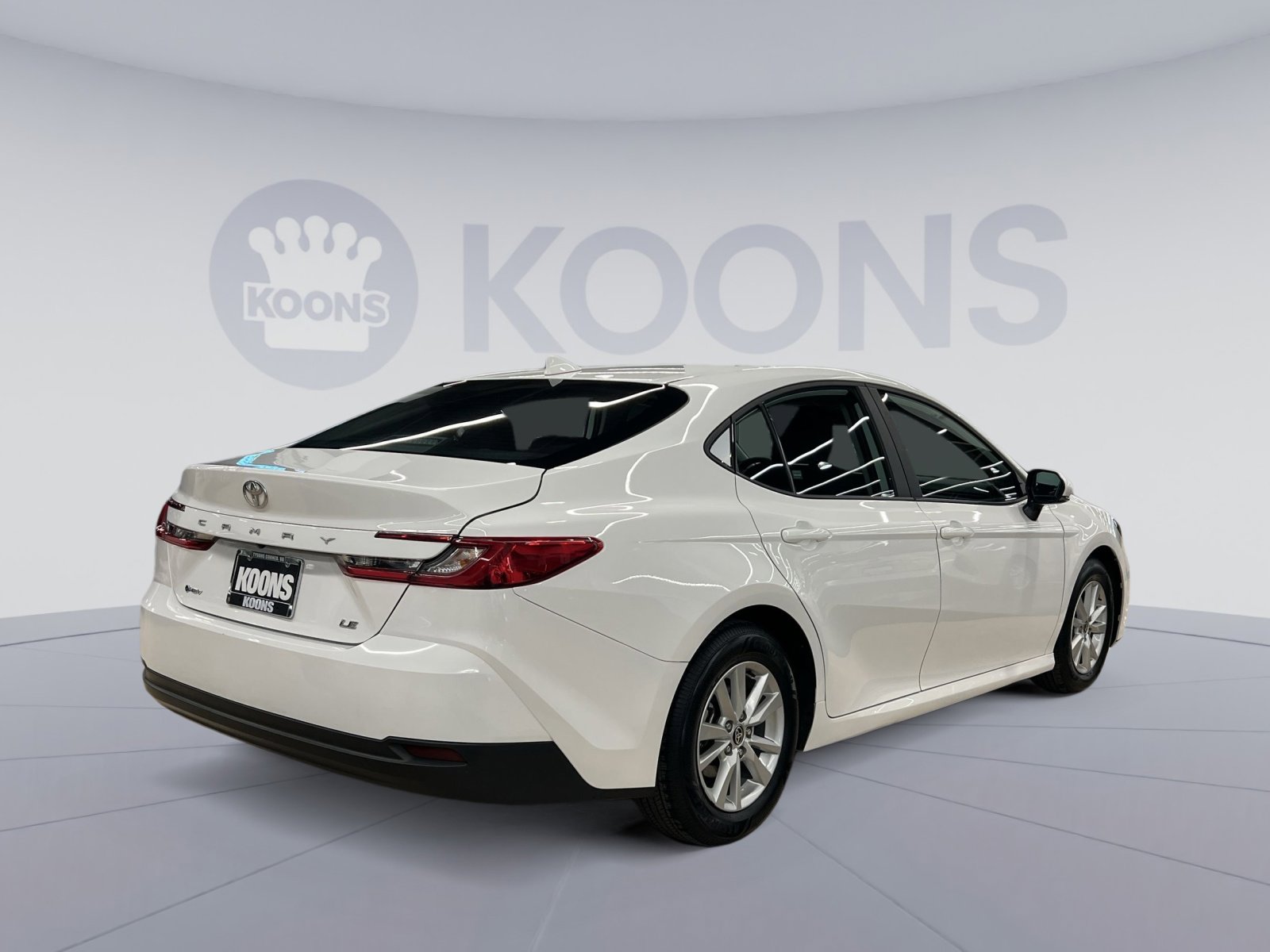 Used 2025 Toyota Camry LE image 5