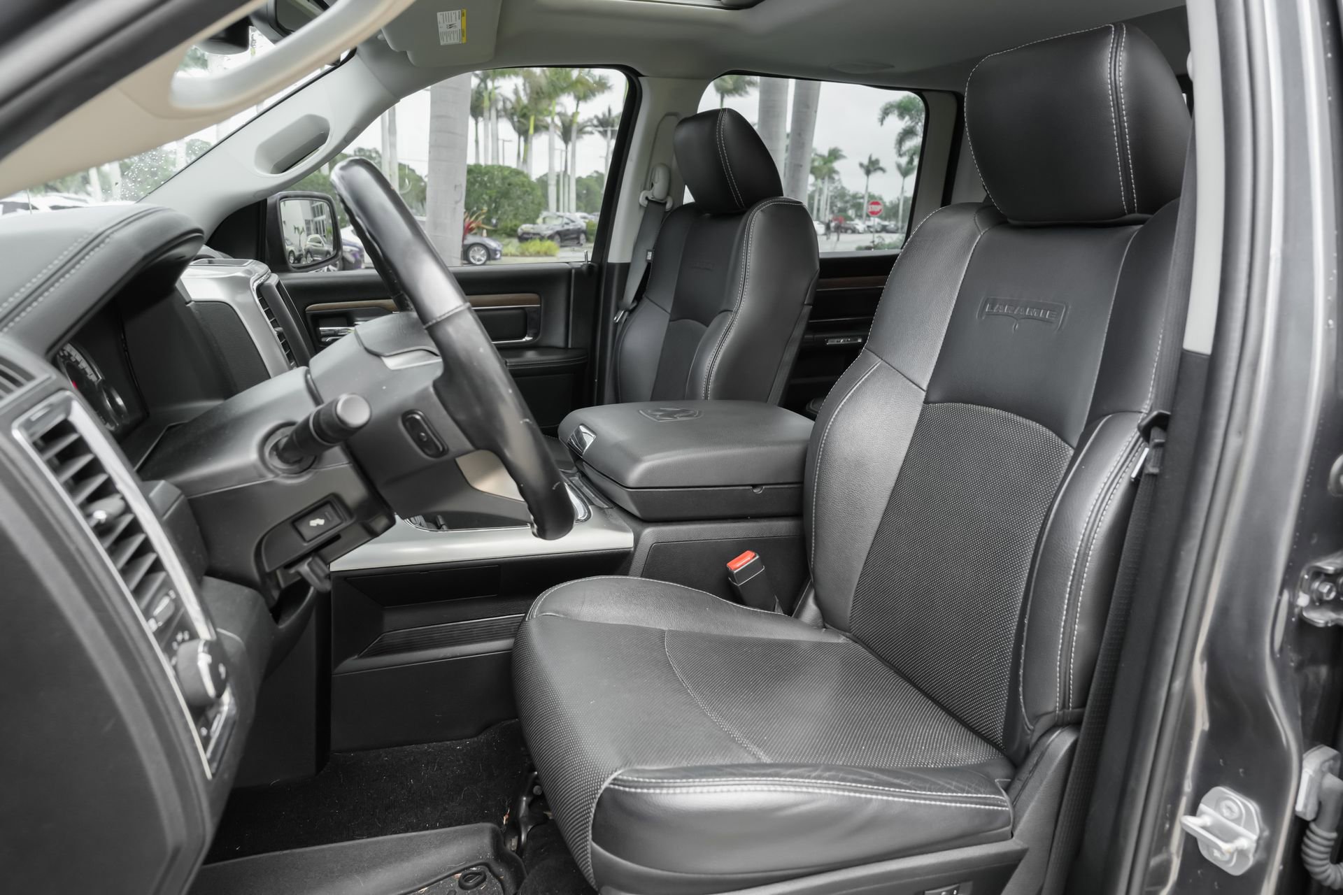 Used 2016 RAM 1500 Laramie w/ Convenience Group image 16