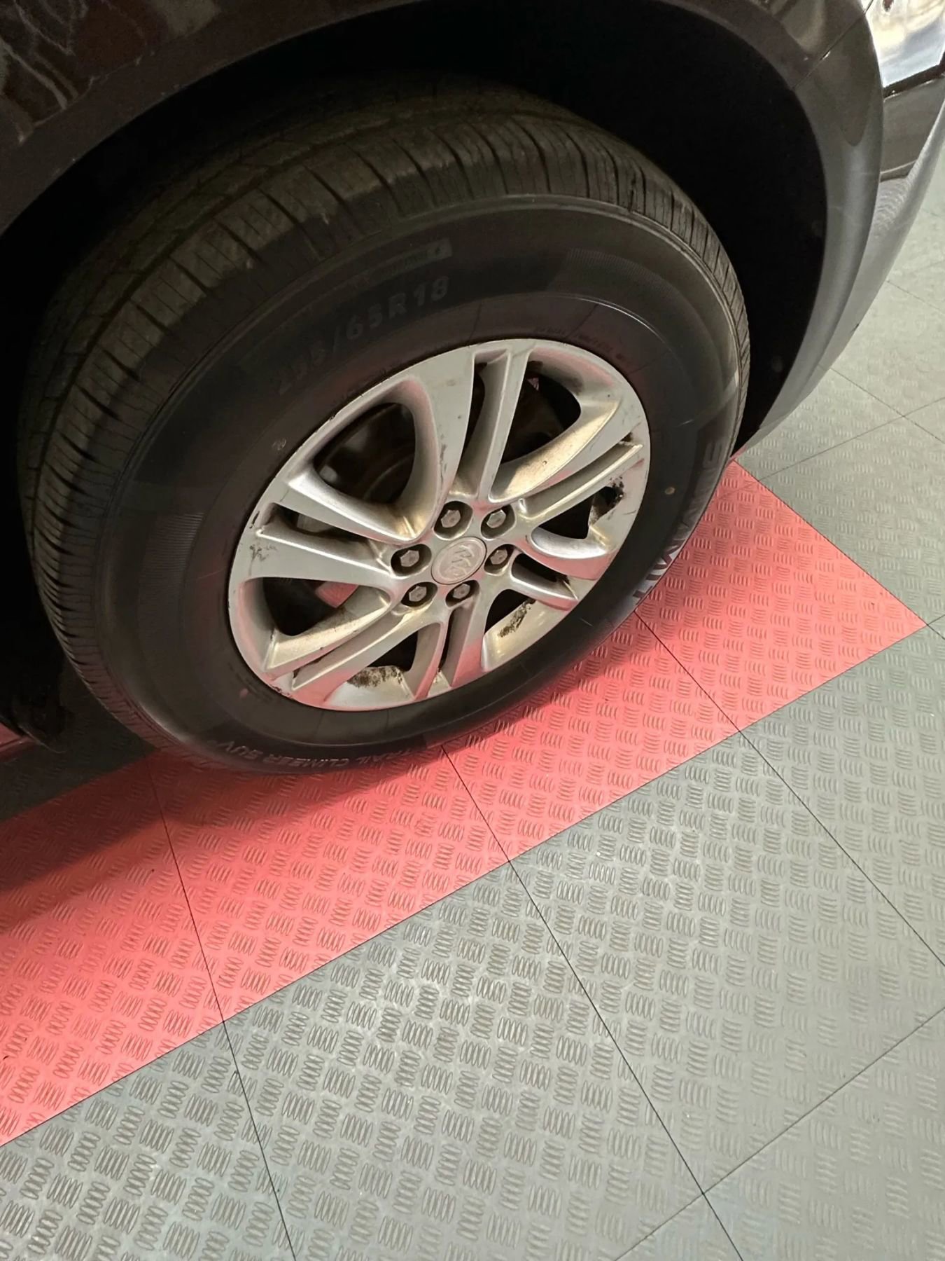 Used 2018 Buick Enclave Essence image 35