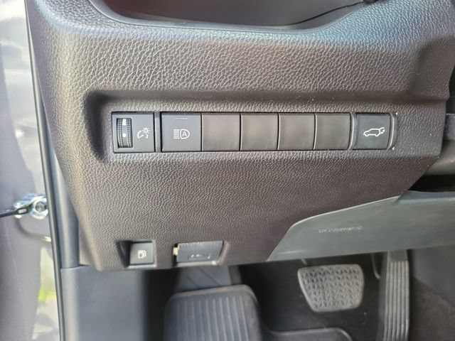 Used 2023 Toyota RAV4 XSE AWD/4WD image 22