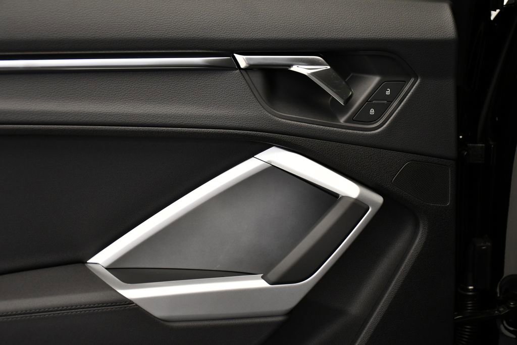 Used 2025 Audi Q3 2.0T Premium w/ Convenience Package image 40