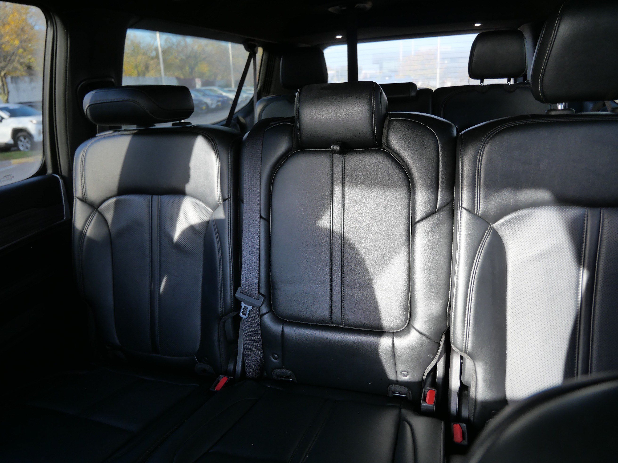 Used 2024 Jeep Wagoneer L Series II AWD/4WD image 13
