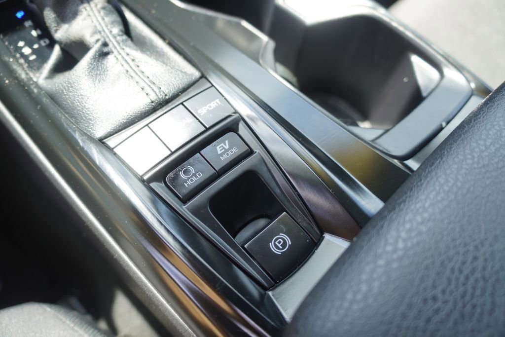 Used 2026 Toyota Camry LE image 31