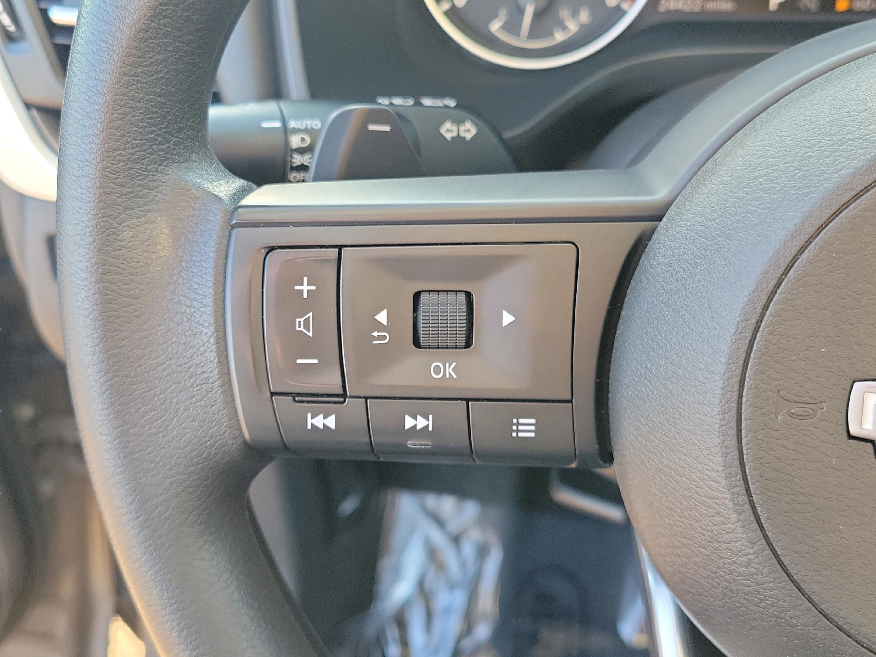 Certified 2024 Nissan Rogue SV image 29