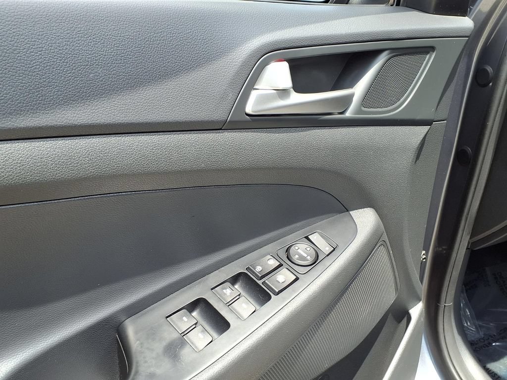 Used 2019 Hyundai Tucson Sport FWD image 11