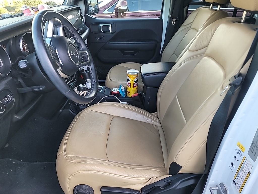 Used 2018 Jeep Wrangler Unlimited Sahara AWD/4WD image 7