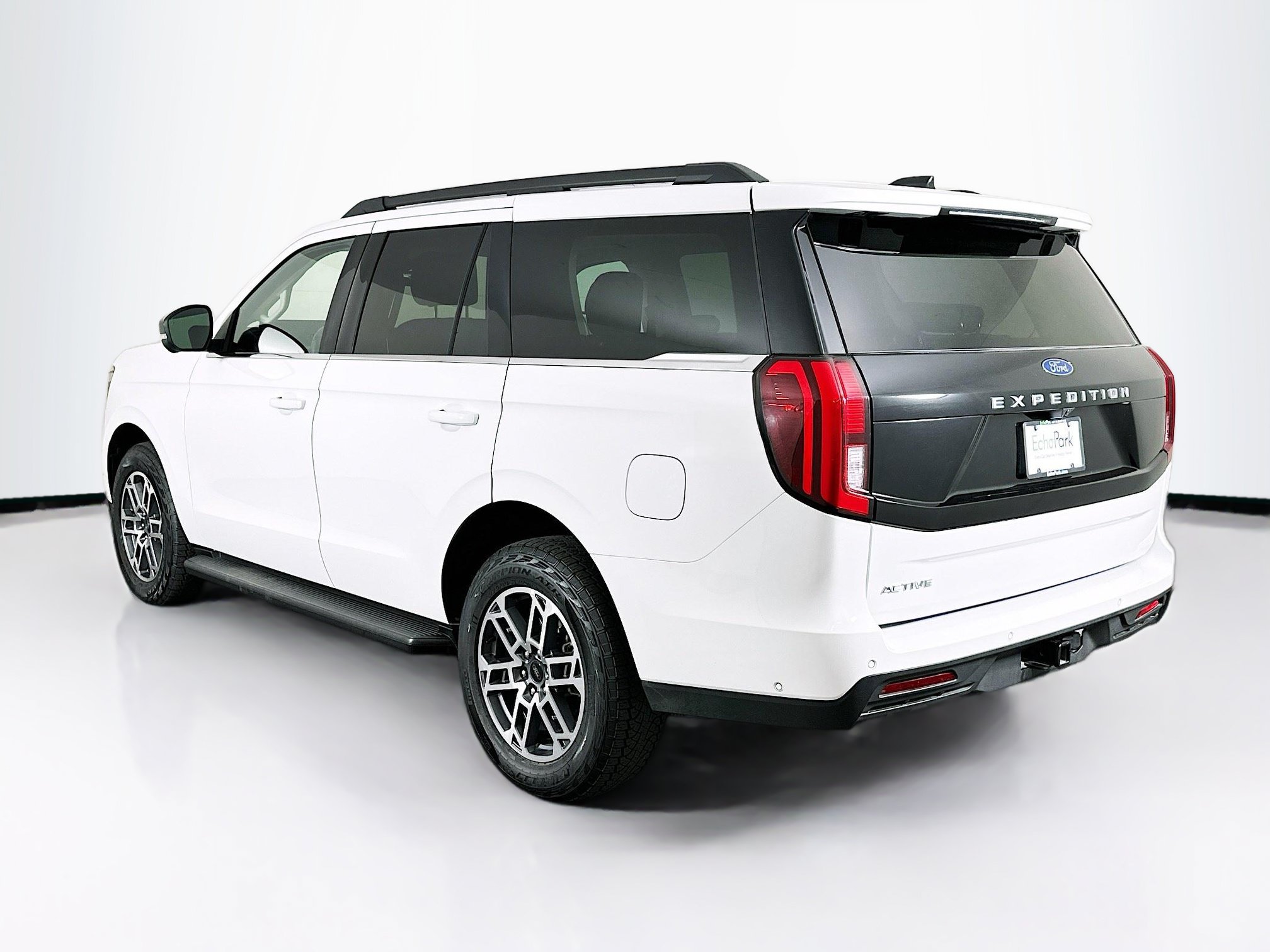 Used 2025 Ford Expedition Active AWD/4WD image 5