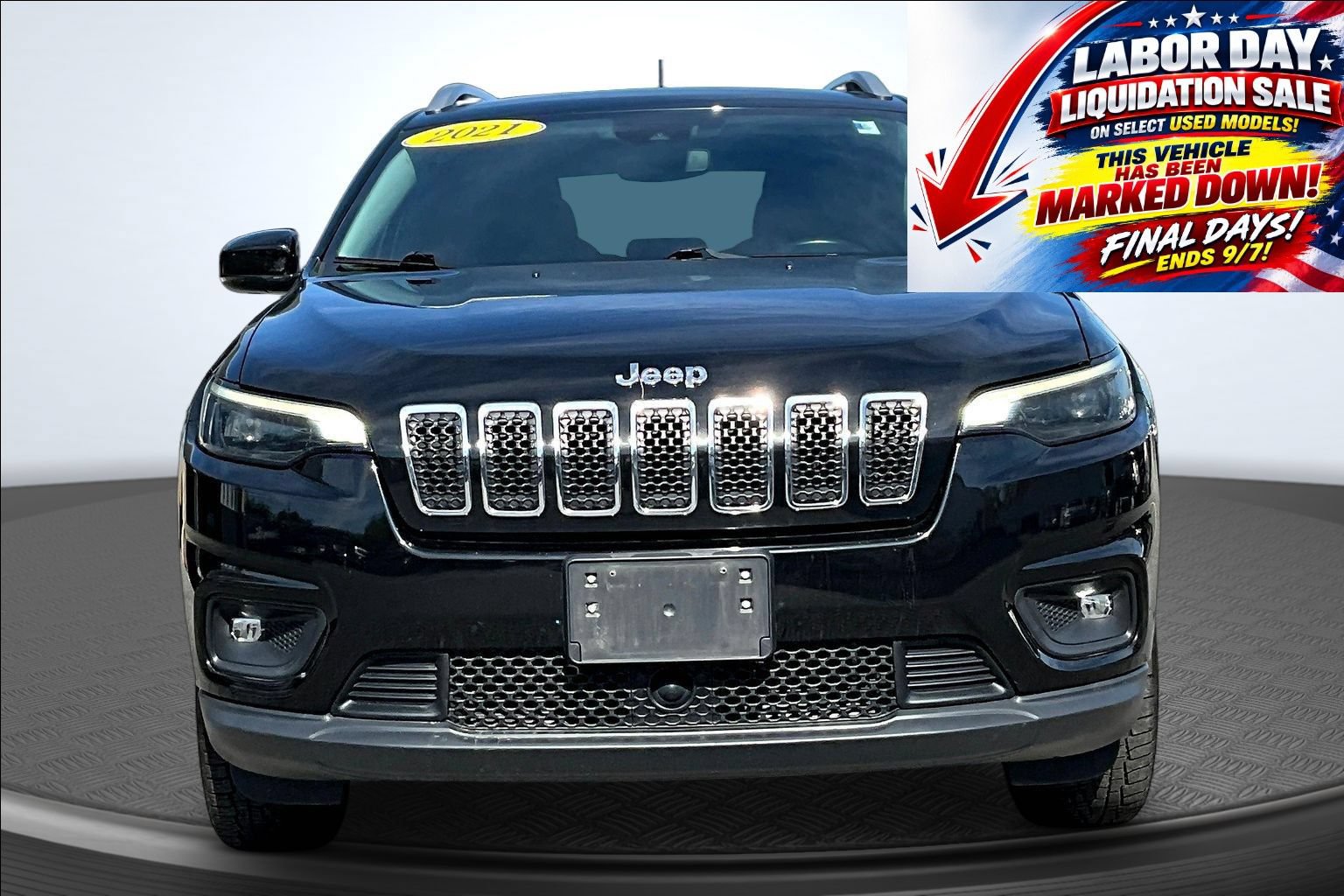 Used 2021 Jeep Cherokee Latitude Plus AWD/4WD image 2