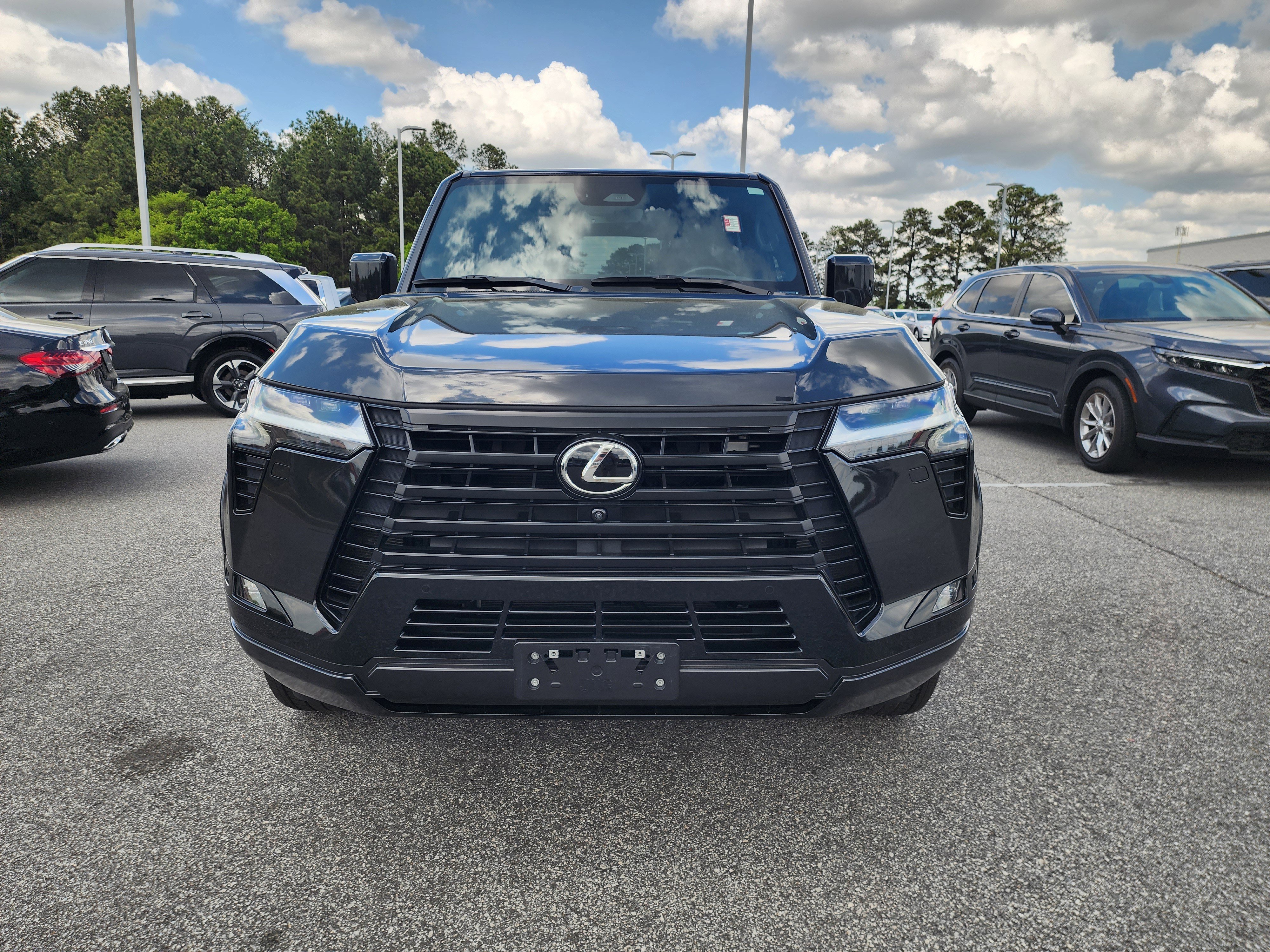 Used 2024 Lexus GX 550 w/ Accessory Package (2T) AWD/4WD image 10