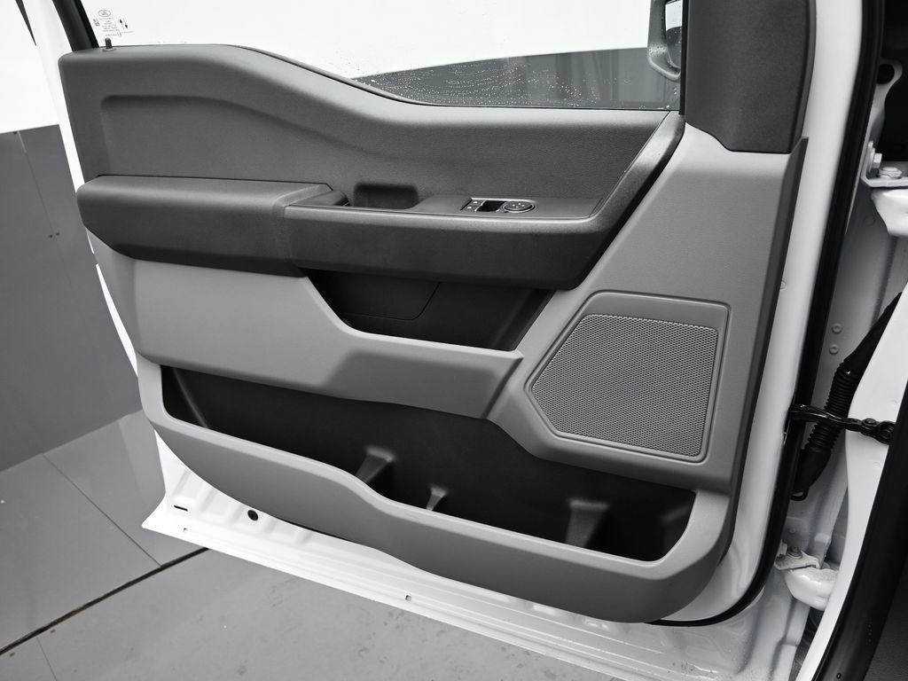New 2026 Ford F250 XL w/ F-250 >10K GVWR Package AWD/4WD image 7
