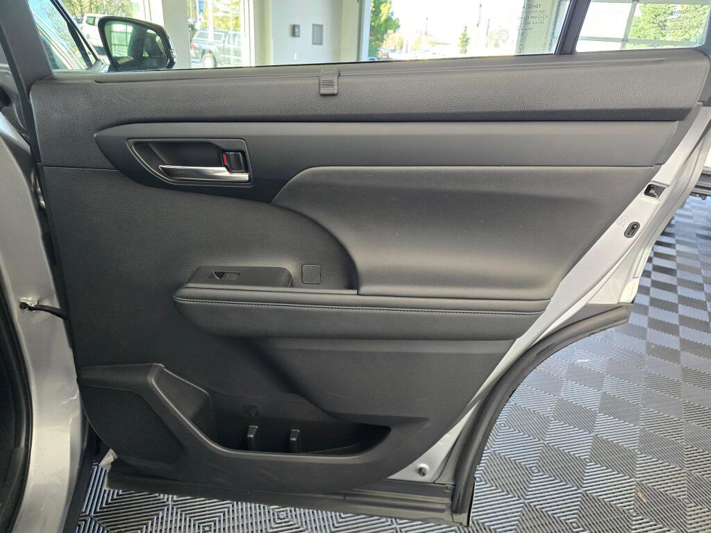 Used 2024 Toyota Highlander XSE image 42