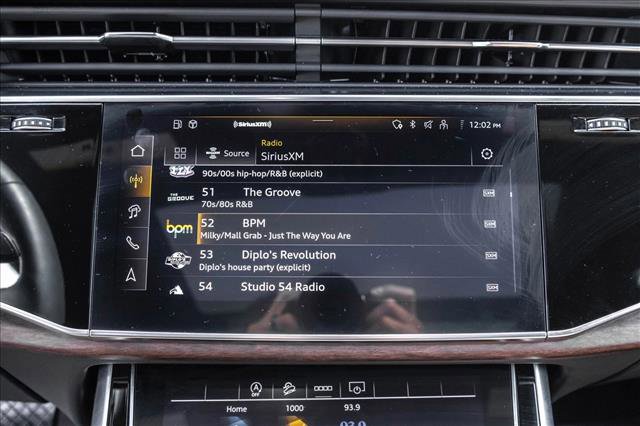 Used 2025 Audi Q8 Premium Plus w/ Premium Plus Package image 16