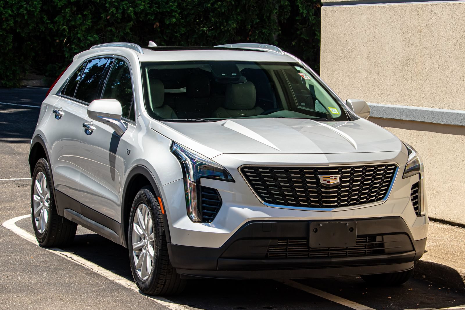 Used 2021 Cadillac XT4 Luxury w/ Cold Weather Package AWD/4WD image 13