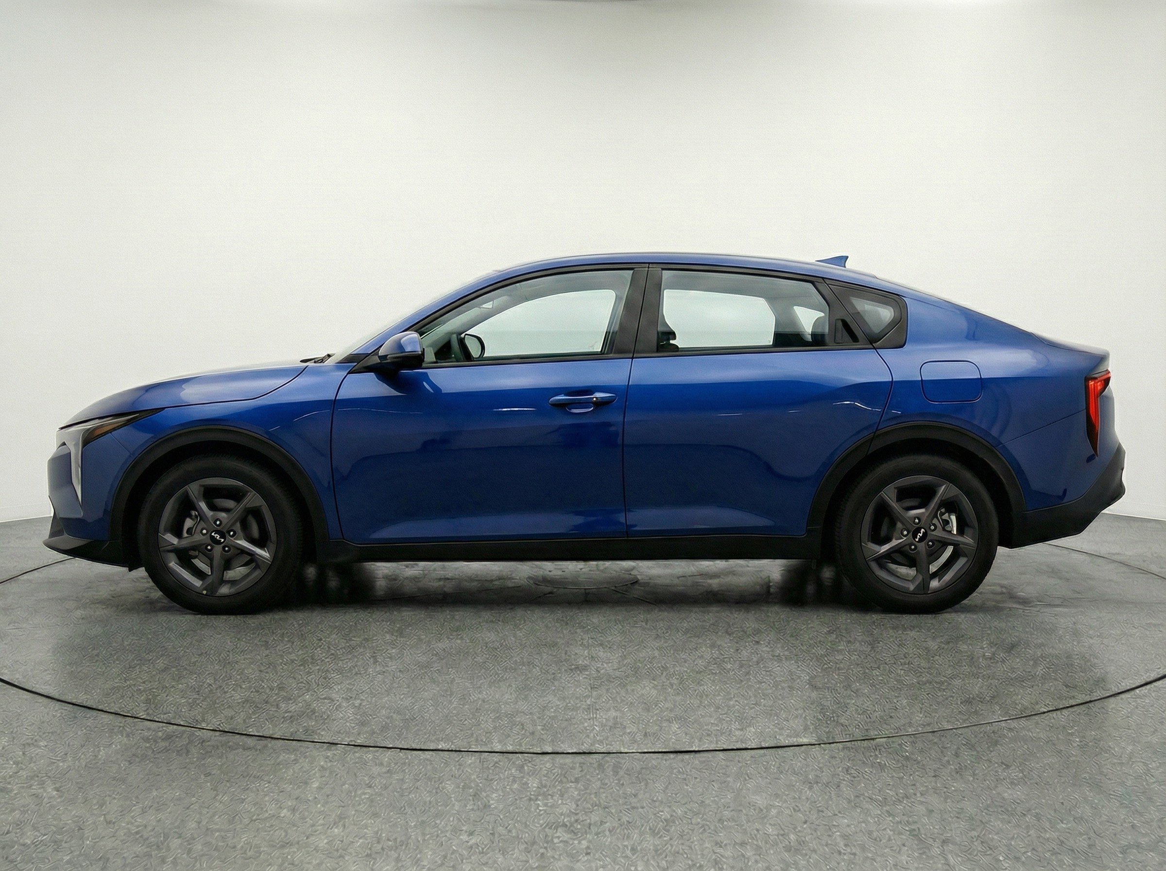 Used 2025 Kia K4 FWD image 5