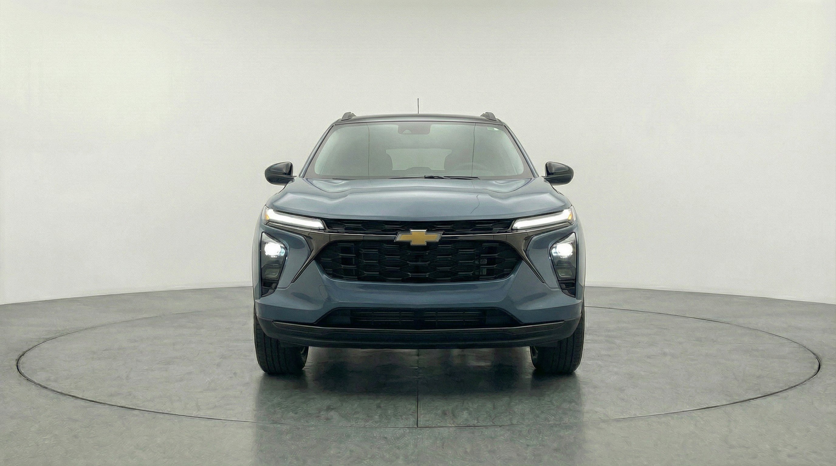 Used 2025 Chevrolet Trax LT w/ LT Convenience Package FWD image 2